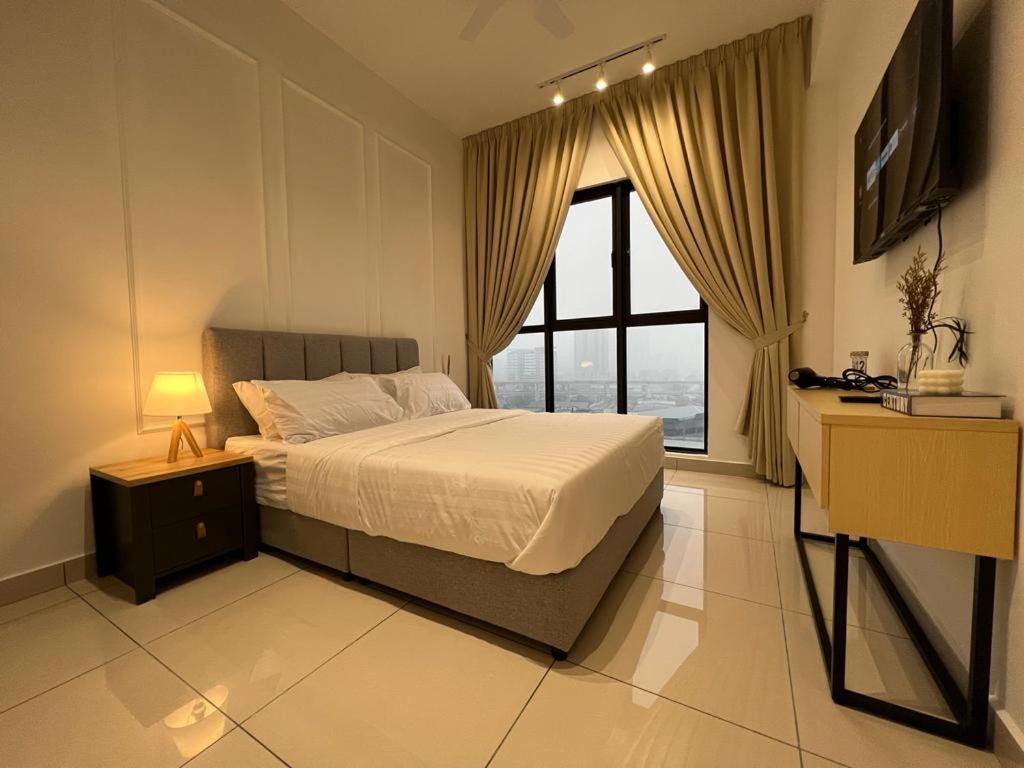 Apartment Klcity & Klcc View Modern Style 2r2b - 6 Pax