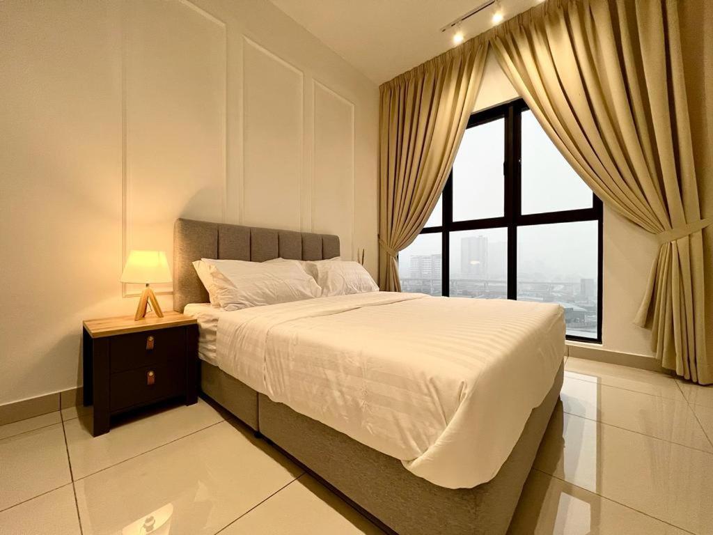 Apartment Klcity & Klcc View Modern Style 2r2b - 6 Pax