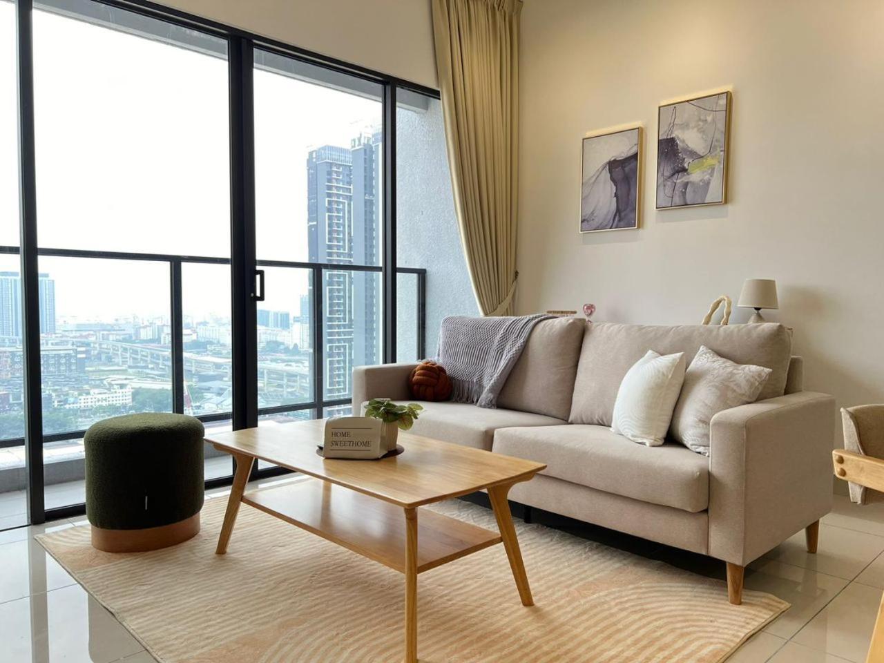 Klcity & Klcc View Modern Style 2r2b - 6 Pax Apartment