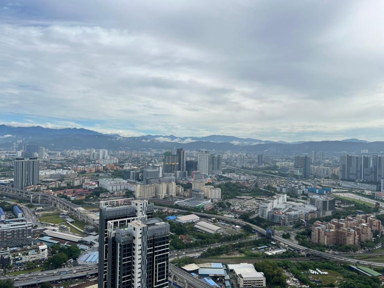 Klcity & Klcc View Modern Style 2r2b - 6 Pax Apartment *
