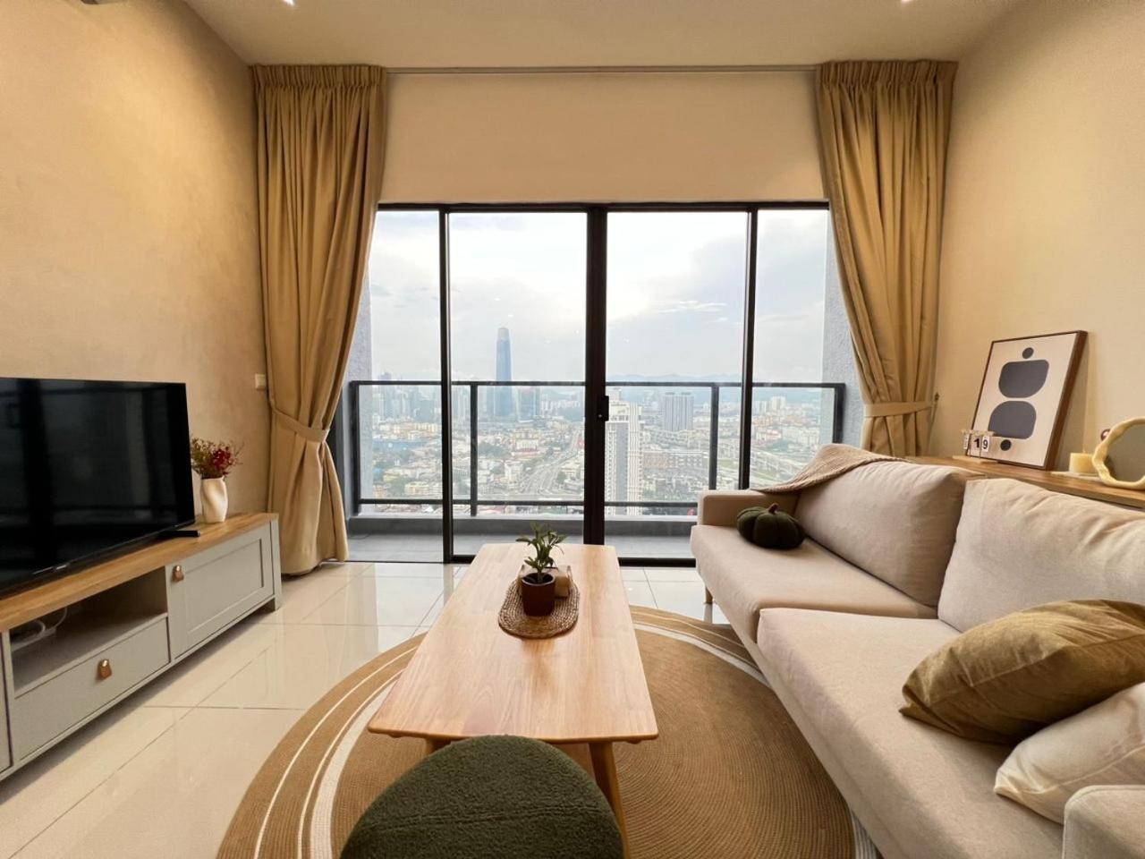 Klcity & Klcc View Modern Style 2r2b - 6 Pax