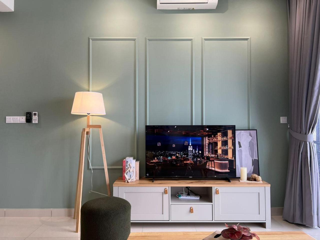 Apartment Klcity & Klcc View Modern Style 2r2b - 6 Pax