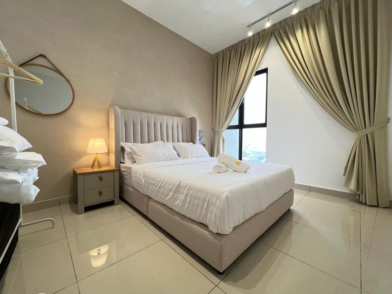 Klcity & Klcc View Modern Style 2r2b - 6 Pax Apartment Kuala Lumpur