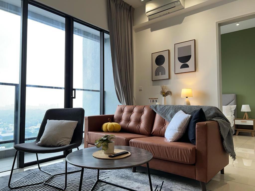 Klcity & Klcc View Modern Style 2r2b - 6 Pax Apartment