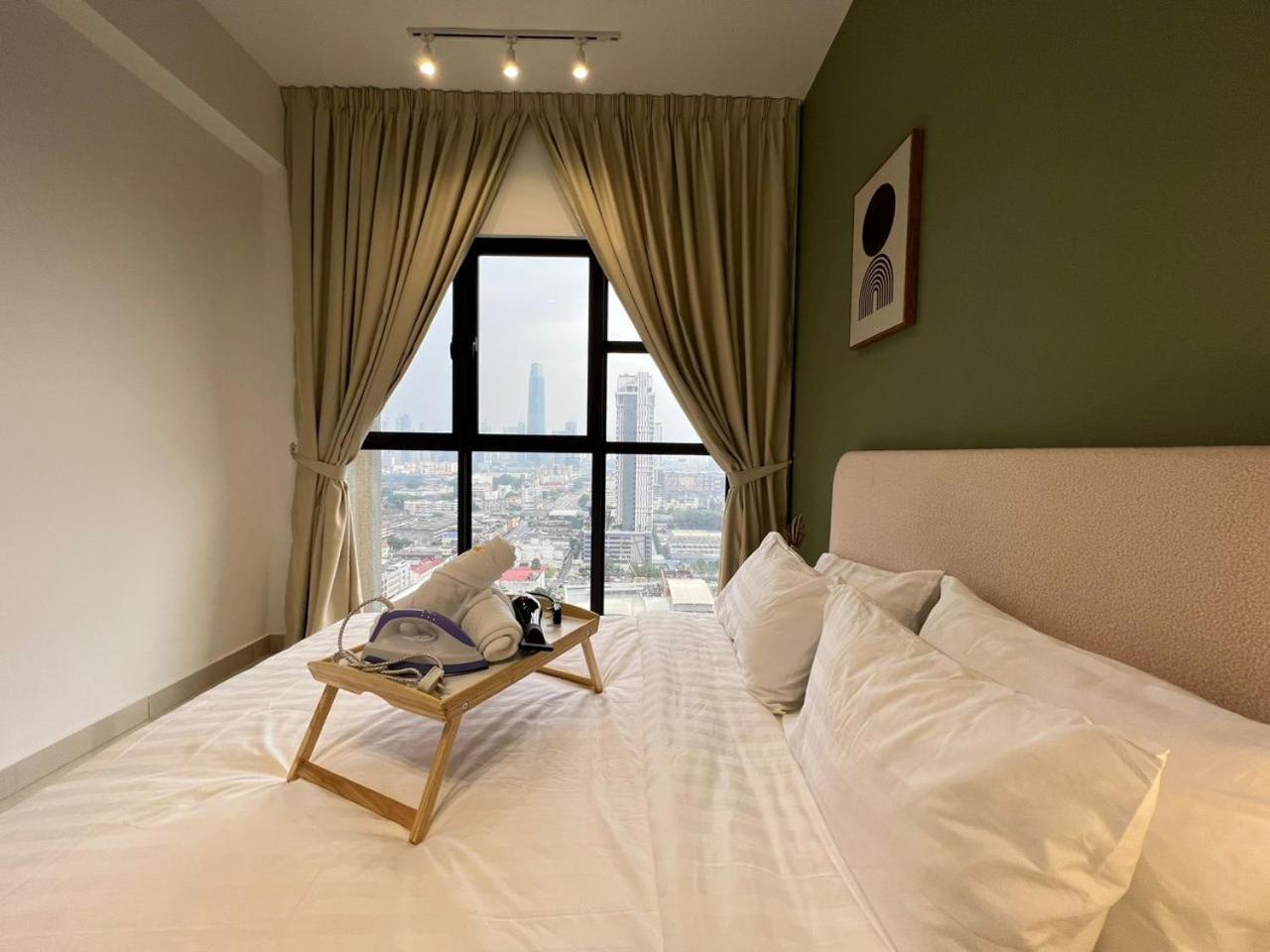 Apartment Klcity & Klcc View Modern Style 2r2b - 6 Pax