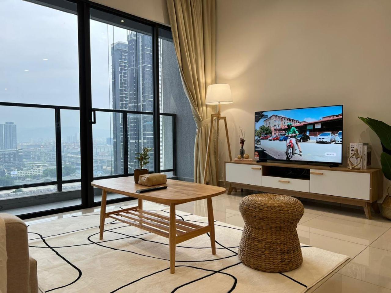 Apartment Klcity & Klcc View Modern Style 2r2b - 6 Pax *