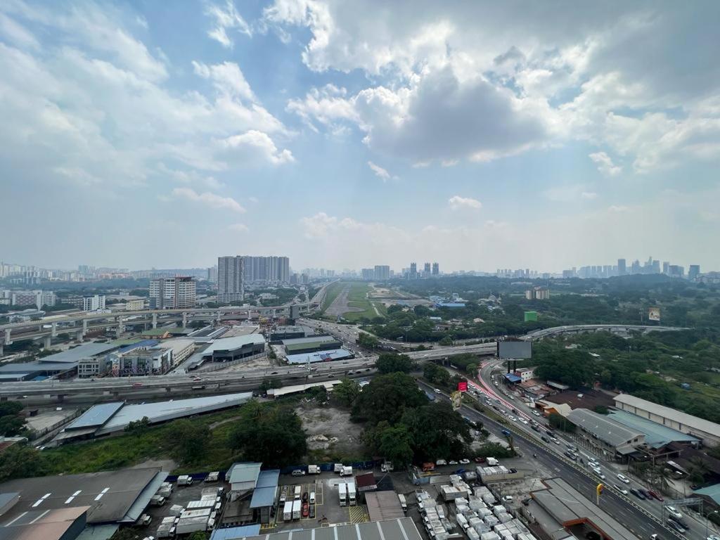 Apartment Klcity & Klcc View Modern Style 2r2b - 6 Pax *