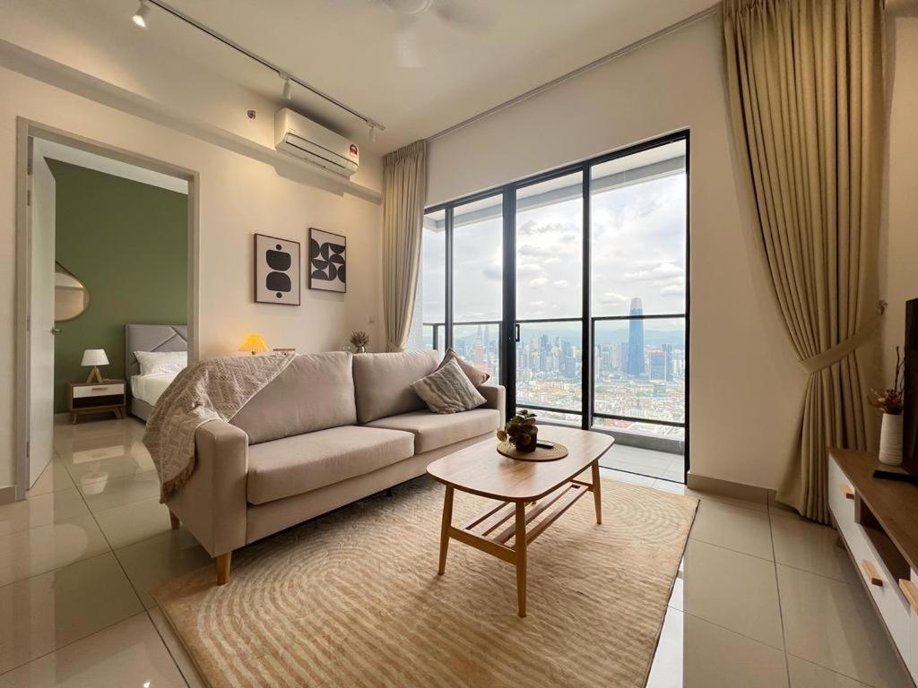 Klcity & Klcc View Modern Style 2r2b - 6 Pax Apartment Kuala Lumpur