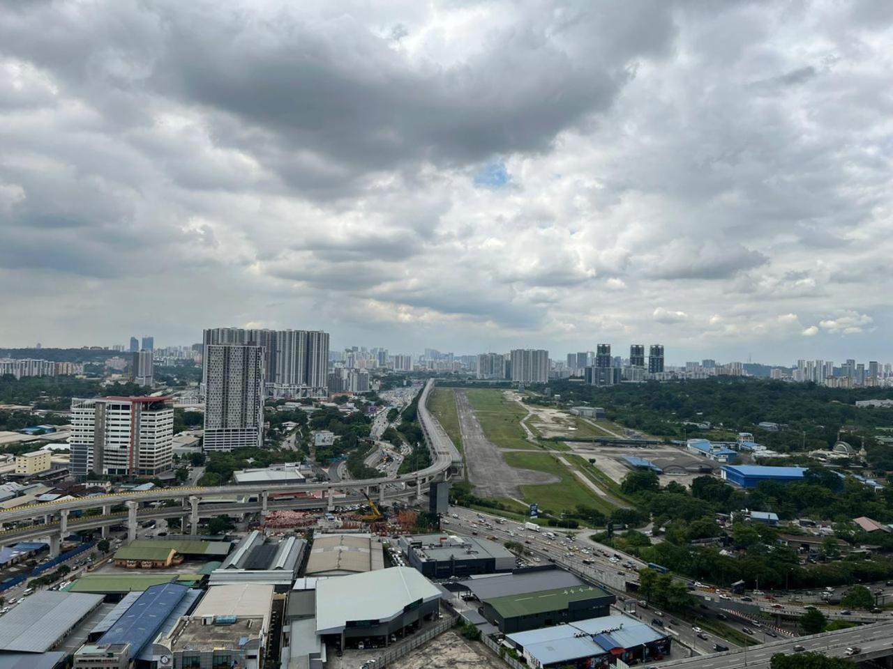 Klcity & Klcc View Modern Style 2r2b - 6 Pax