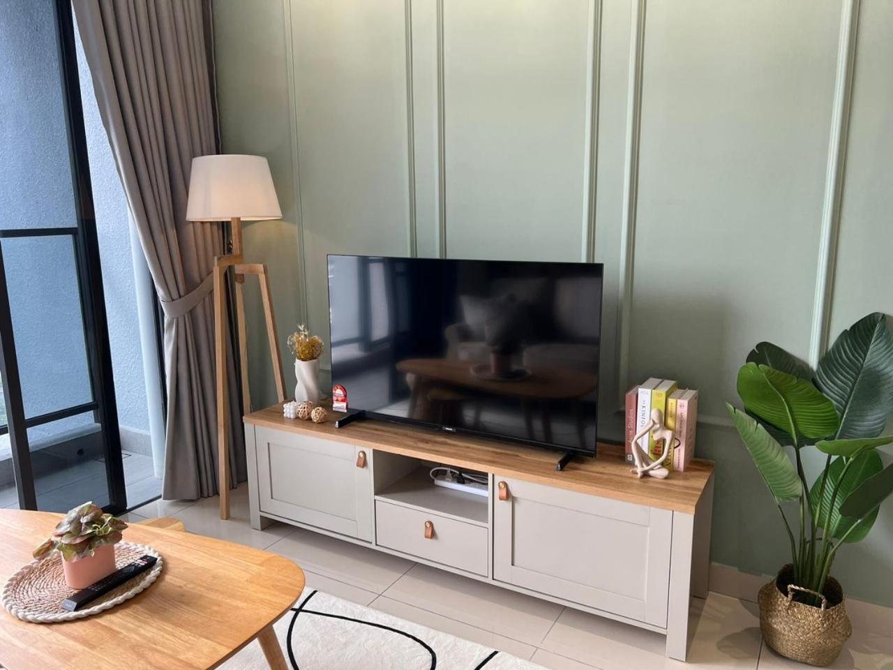 Apartment Klcity & Klcc View Modern Style 2r2b - 6 Pax *
