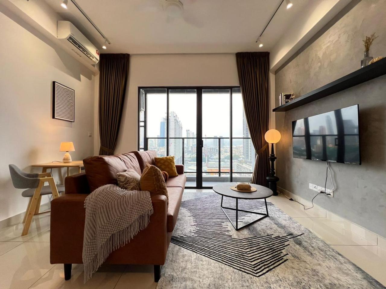 Apartment Klcity & Klcc View Modern Style 2r2b - 6 Pax *