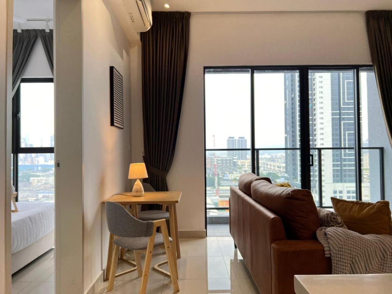 Klcity & Klcc View Modern Style 2r2b - 6 Pax Apartment