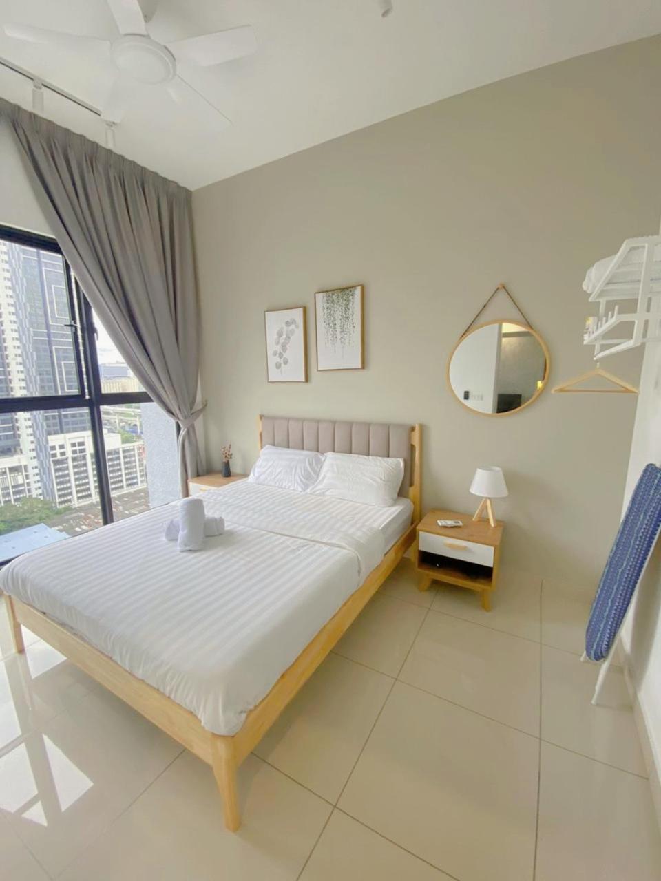 Apartment Klcity & Klcc View Modern Style 2r2b - 6 Pax