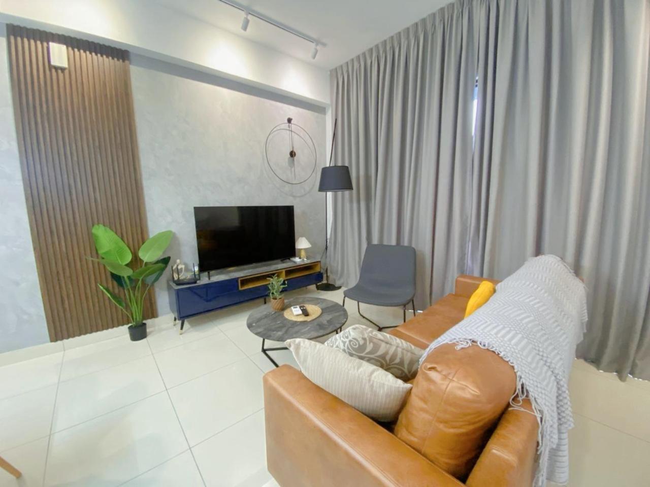 Klcity & Klcc View Modern Style 2r2b - 6 Pax Apartment